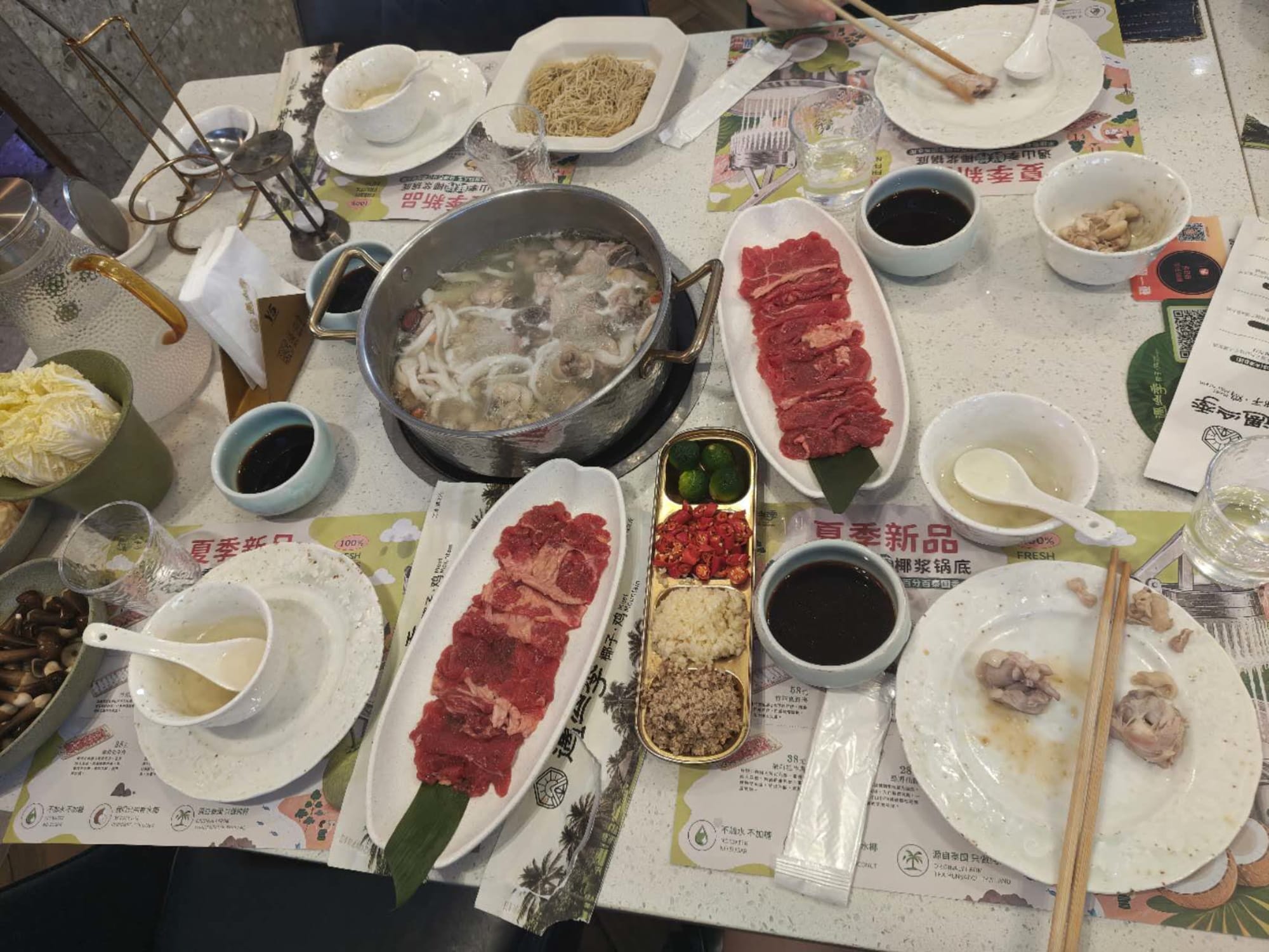 Blick auf den Hotpot-Tisch