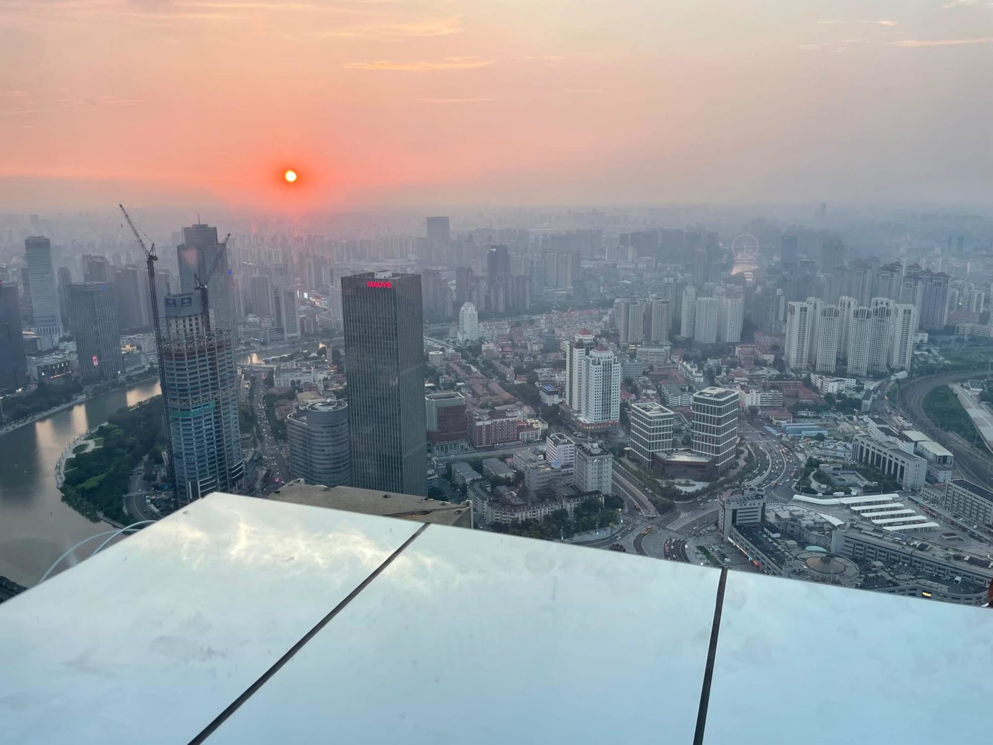 Sonnenuntergang über Tianjin vom Turm